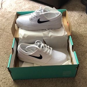 Nike janoski size 6